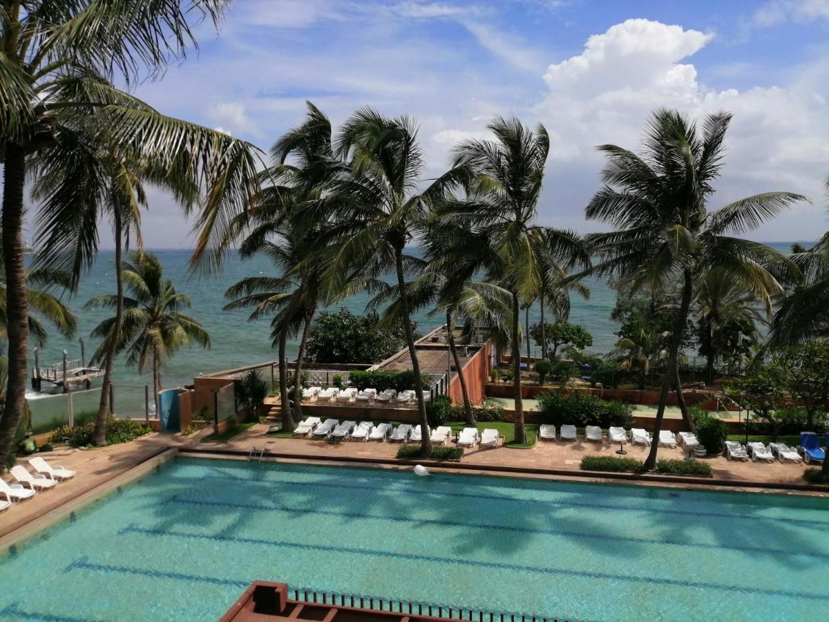 Hotel Jardin Savana Dakar Exterior photo